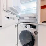 Honest Aparthotel