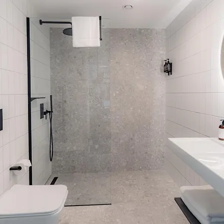 Honest Aparthotel 4*
