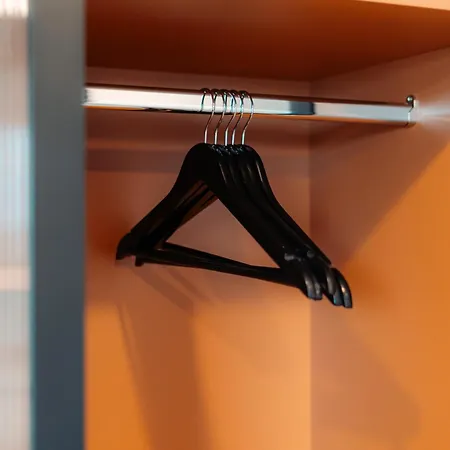 Honest Aparthotel