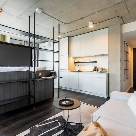 Honest Aparthotel