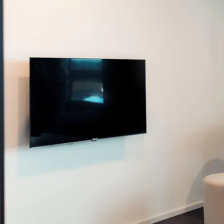 Honest Aparthotel
